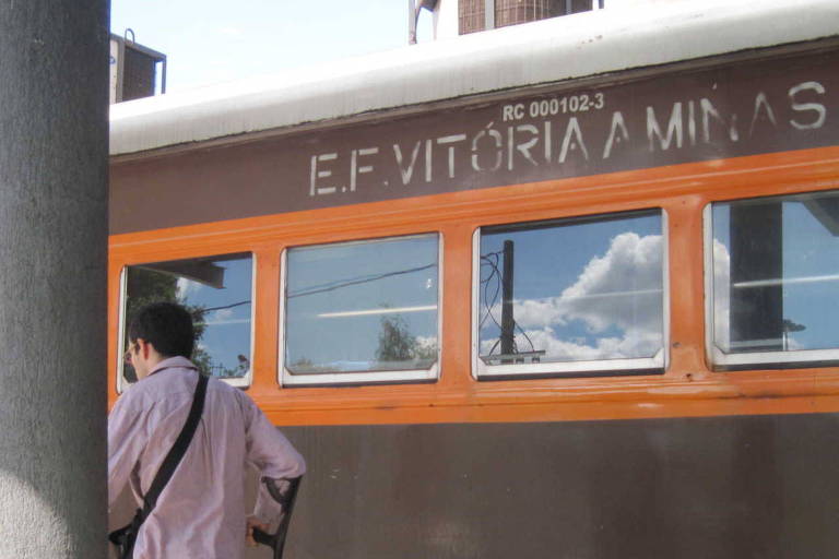 Trem da Estrada de Ferro Vitória-Minas, controlada pela mineradora Vale, na estação de Ipatinga (MG)