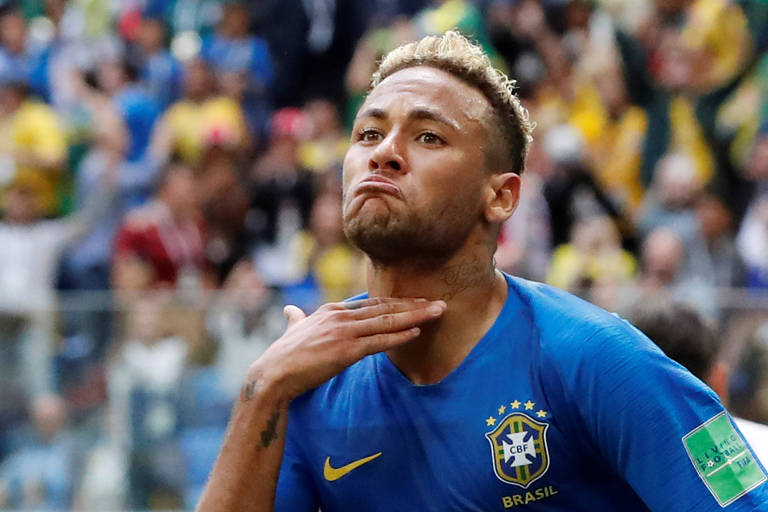 O atacante brasileiro comemora gol contra a Costa Rica, no Estádio São Petersburgo