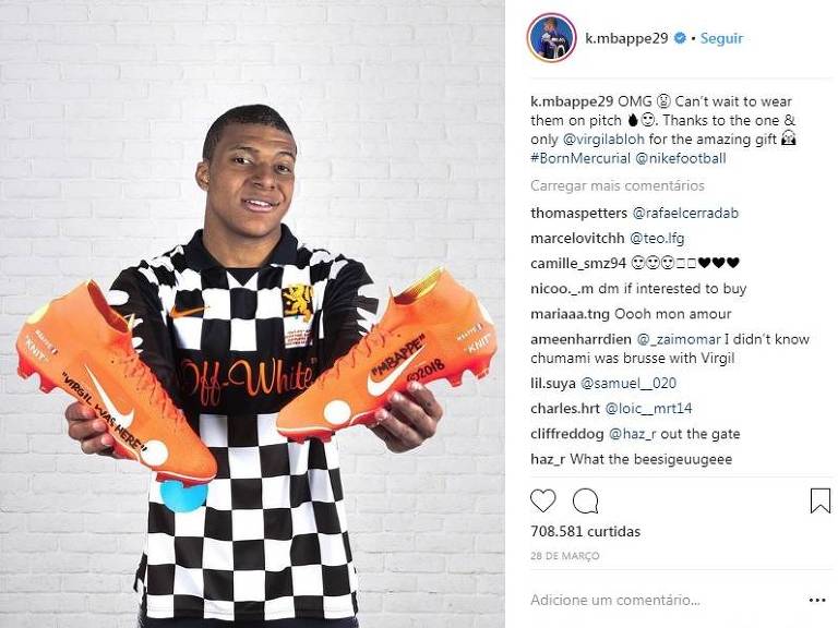 Reprodução de foto postada no Instagram do jogador francês Kylian Mbappé, na qual usa camiseta e chuteiras personalizadas pelo estilista Virgil Abloh