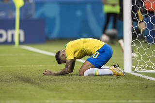 Copa Russia 2018. Quartas de Finais. Brasil perde para Belgica por 2 x 1 no  Estadio Kazan Arena e esta eliminado da Copa. Neymar reclama de penalti nao marcado pelo juiz