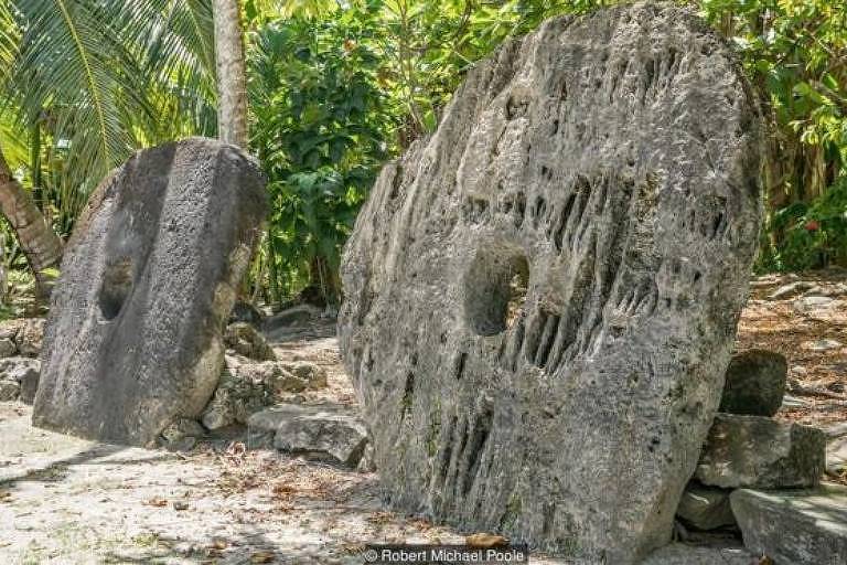 Centenas de moedas de pedra gigantes estão espalhadas pela ilha de Yap 