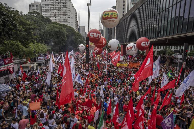 Ocorre que a MP não foi apreciada a tempo pelo Congresso e perdeu a validade no fim de abril de 2018, gerando nova instabilidade jurídica. Tentando contornar o problema, o Ministério do Trabalho publicou no fim de maio uma portaria regulamentando alguns pontos.