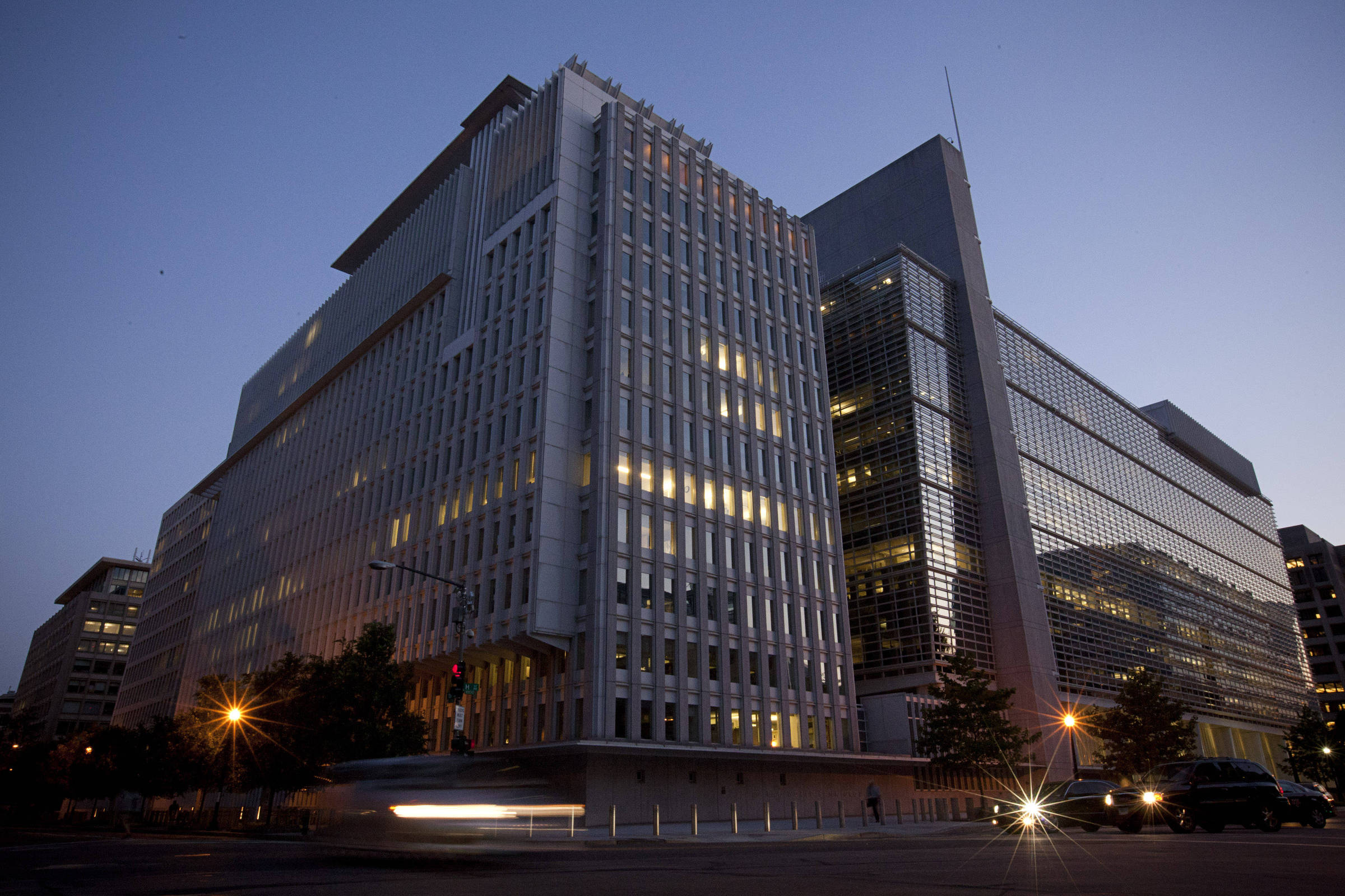 World bank is. Всемирный банк Вашингтон. Штаб-квартира Всемирного банка в Вашингтоне. Всемирный банк здание в Вашингтоне. Группа Всемирного банка штаб квартира.