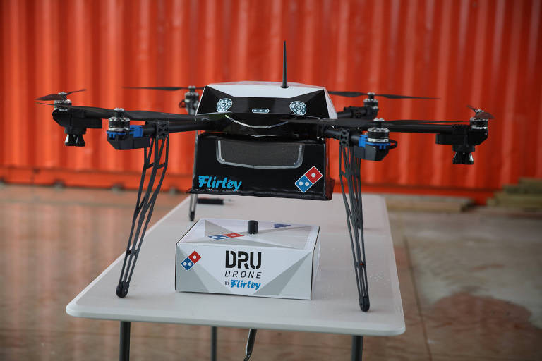 A Domino's também já anunciou anteriormente que entregaria pizza por drone