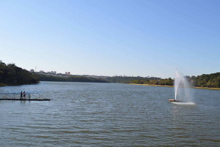 Lago municipal de Cascavel (PR) fica vazio neste domingo (15); parte do parque está fechada pela presença de onças-pardas