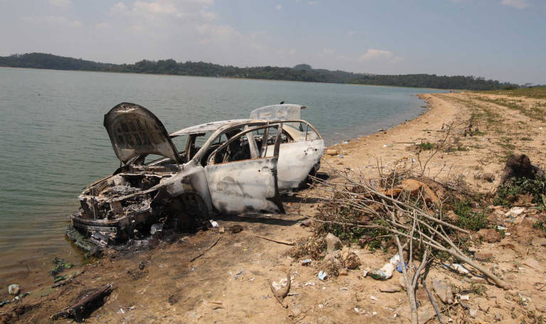 Vagabundo se fudendo - NUNCA UMA BALA PERDIDA FOI TÃO BEM ACHADA PRODUTOS  NOTÍCIAS CARROS ECONOMIA FOLHA ESPORTE SPLASH UNIVERSA VIVABEM TILT  COTIDIANO Preso por estupro de vulnerável morre ao - iFunny Brazil