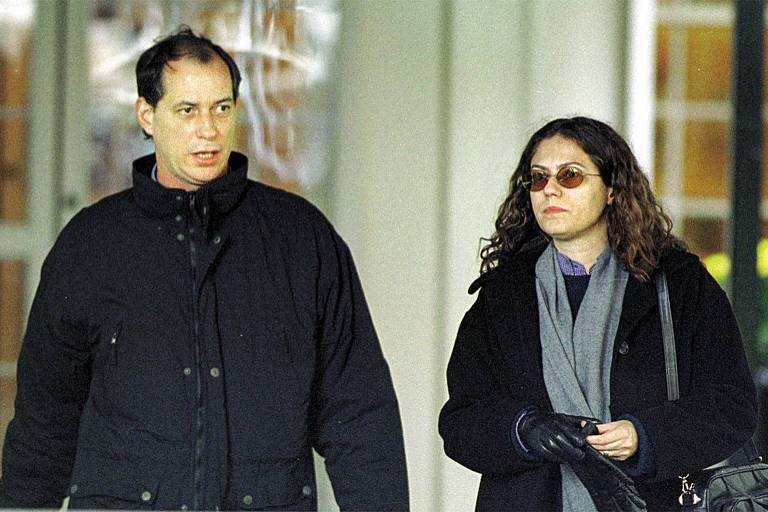 Durante a corrida presidencial de 2002, Ciro foi questionado sobre o papel de sua mulher, a atriz Patrícia Pillar, na campanha.