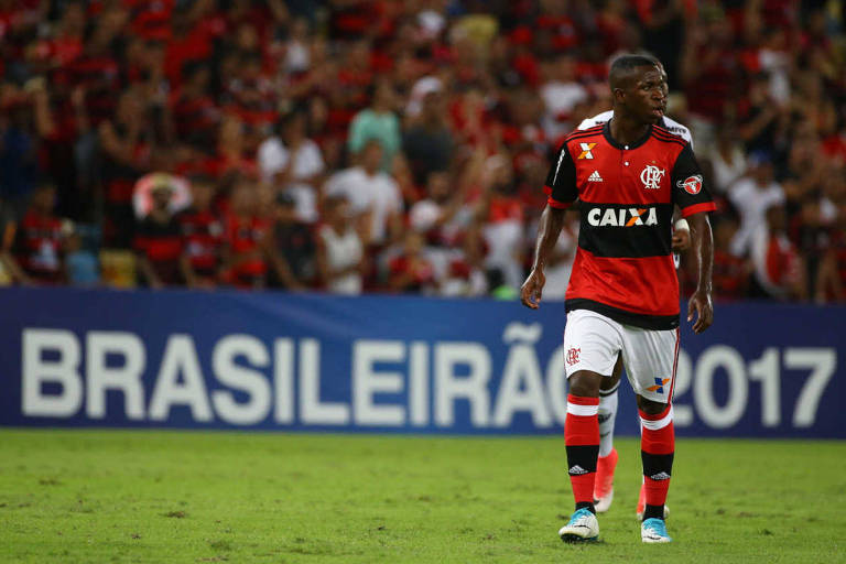 Vinicius Júnior em partida do Flamengo contra o Atlético-MG