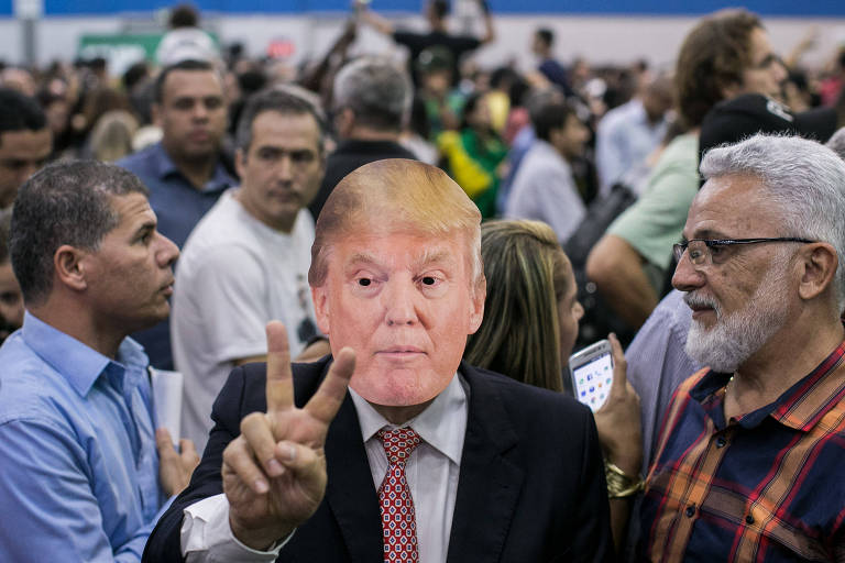 Apoiadores participam de convenção no Rio de Janeiro que oficializou a candidatura do deputado federal Jair Bolsonaro à Presidência pelo PSL 
