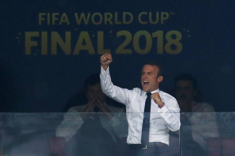 Emmanuel Macron comemora o segundo gol da seleção francesa na final da Copa do Mundo da Rússia contra a Croácia