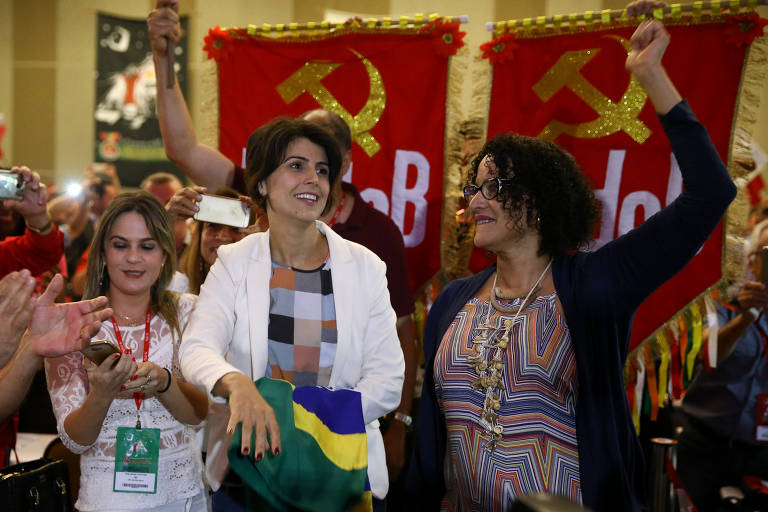 A candidata à Presidência pelo PC do B, Manuela D'Ávila, participa do congresso do partido, em Brasília