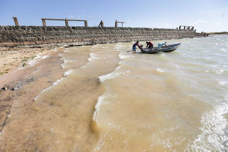 Seguro defeso: Assistência financeira temporária durante o chamado período de defeso, em que é proibido pescar para garantir a reprodução dos cardumes