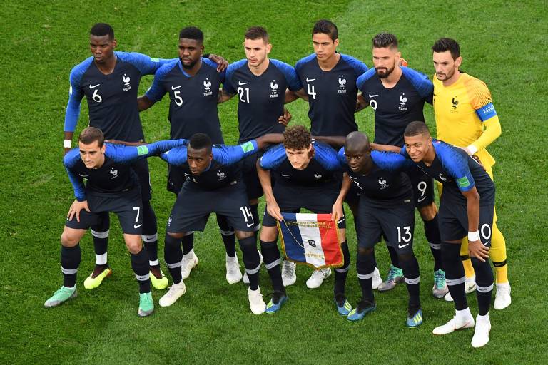 França não tem só bons jogadores. Tem, também, boas ideias e variações, principalmente em seu meio de campo