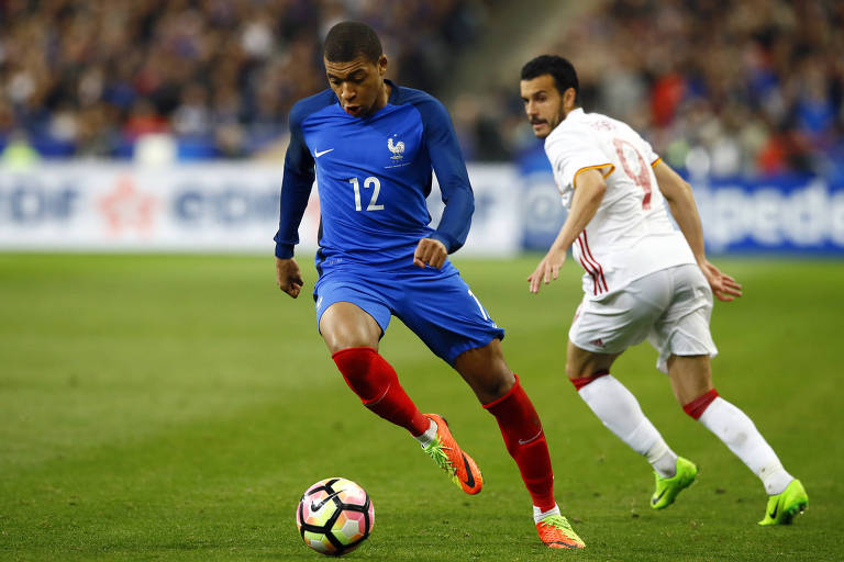 Mbappé estreia na seleção principal da França em março de 2017