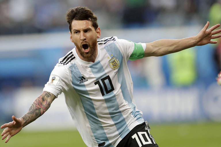 Lionel Messi comemora depois de marcar na disputa entre Argentina e Nigéria, na Copa do Mundo de 2018
