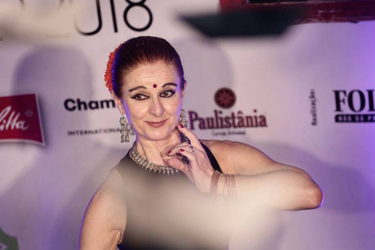 Abertura da bailarina Sônia Galvão da Mesa Mundi, na Casa Folha