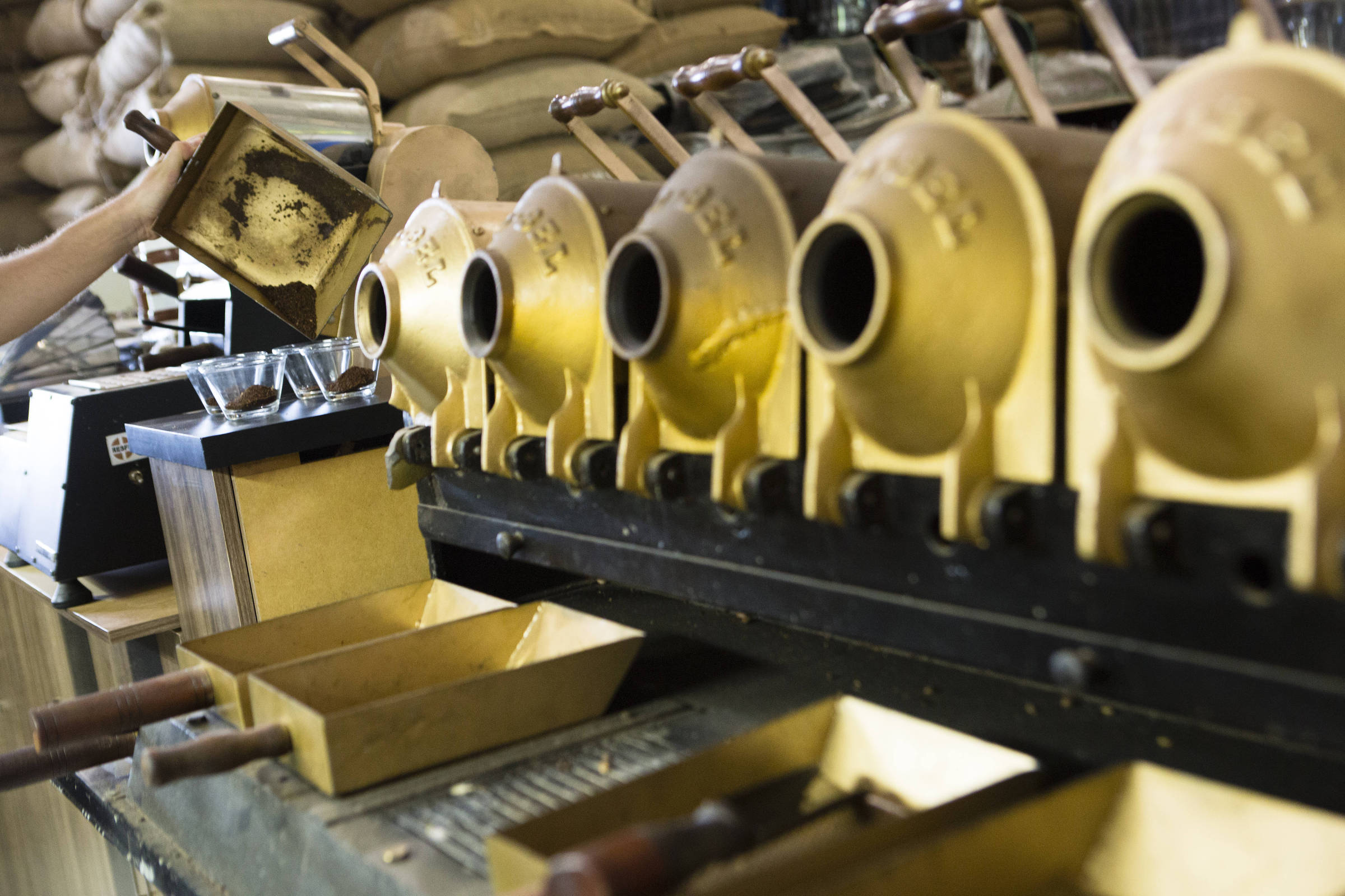 Anvisa proíbe venda de café da Vibe Coffee e de outras cinco marcas; entenda