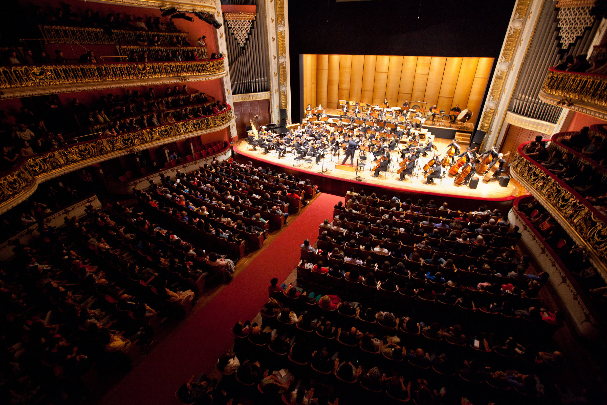 Teatro Goiânia recebe turnê do concerto Rock ao Piano