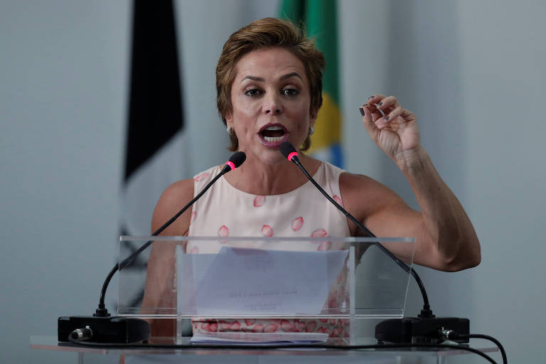 Após prisão, filha de Roberto Jefferson cobra Bolsonaro: 'E o bonito não faz nada?'