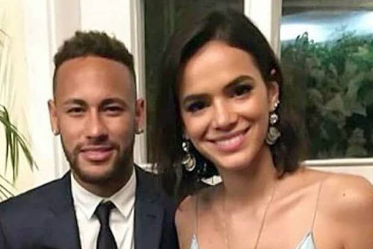 Neymar e Bruna Marquezine participam de terceiro casamento em uma semana