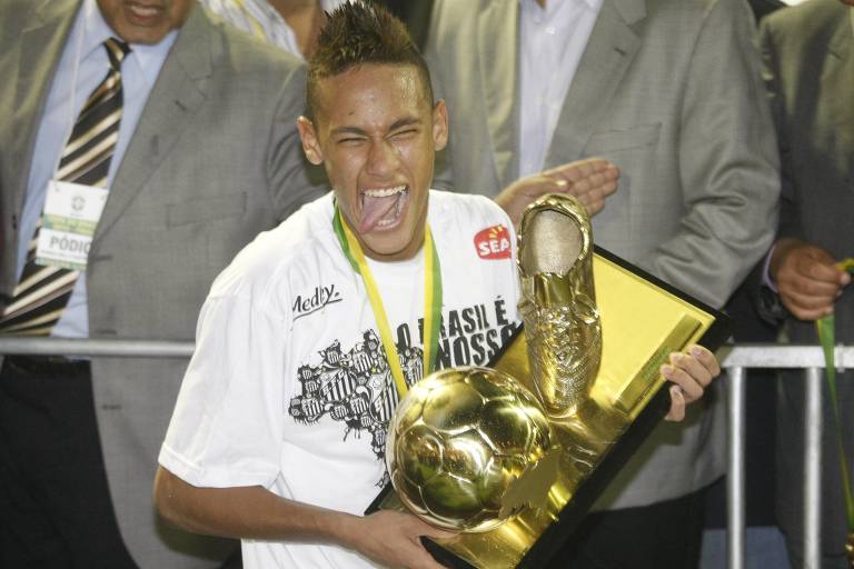 O primeiro título nacional como profissional veio em 2010, com a conquista da Copa do Brasil
