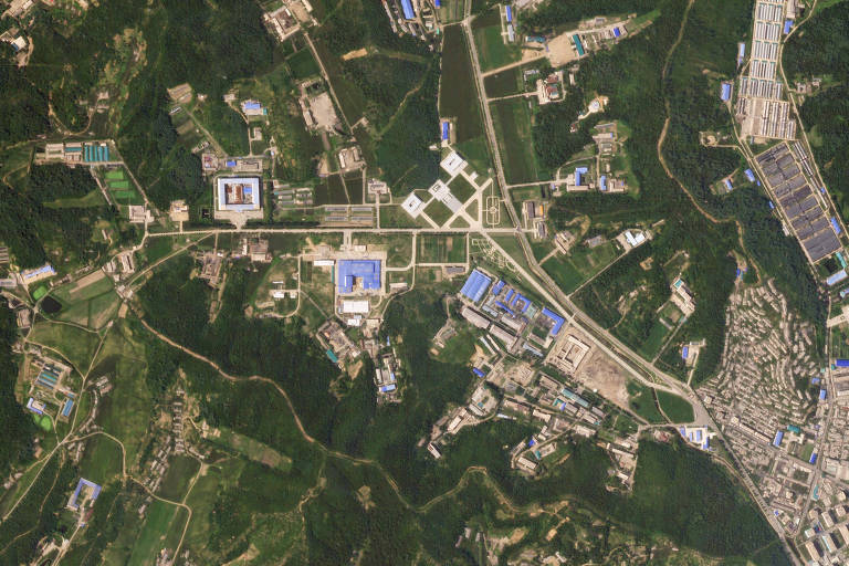 Imagem de satélite do complexo de Sanumdong, onde o regime norte-coreano estaria produzindo mísseis balísticos
