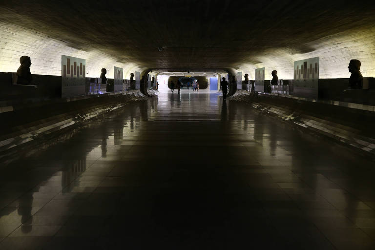 Corredor do Congresso vazio no retorno do recesso