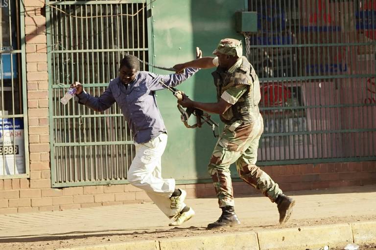 É cedo para matar a democracia no Zimbábue