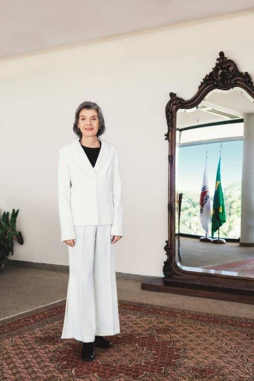 Retrato da presidente do STF, a ministra Cármen Lúcia, para a revista Claudia
