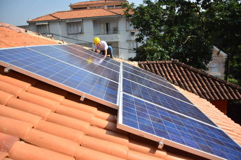 Em todo o mundo incentivos são criados para que os consumidores gerem sua própria energia em casa, em geral por meio de painéis solares