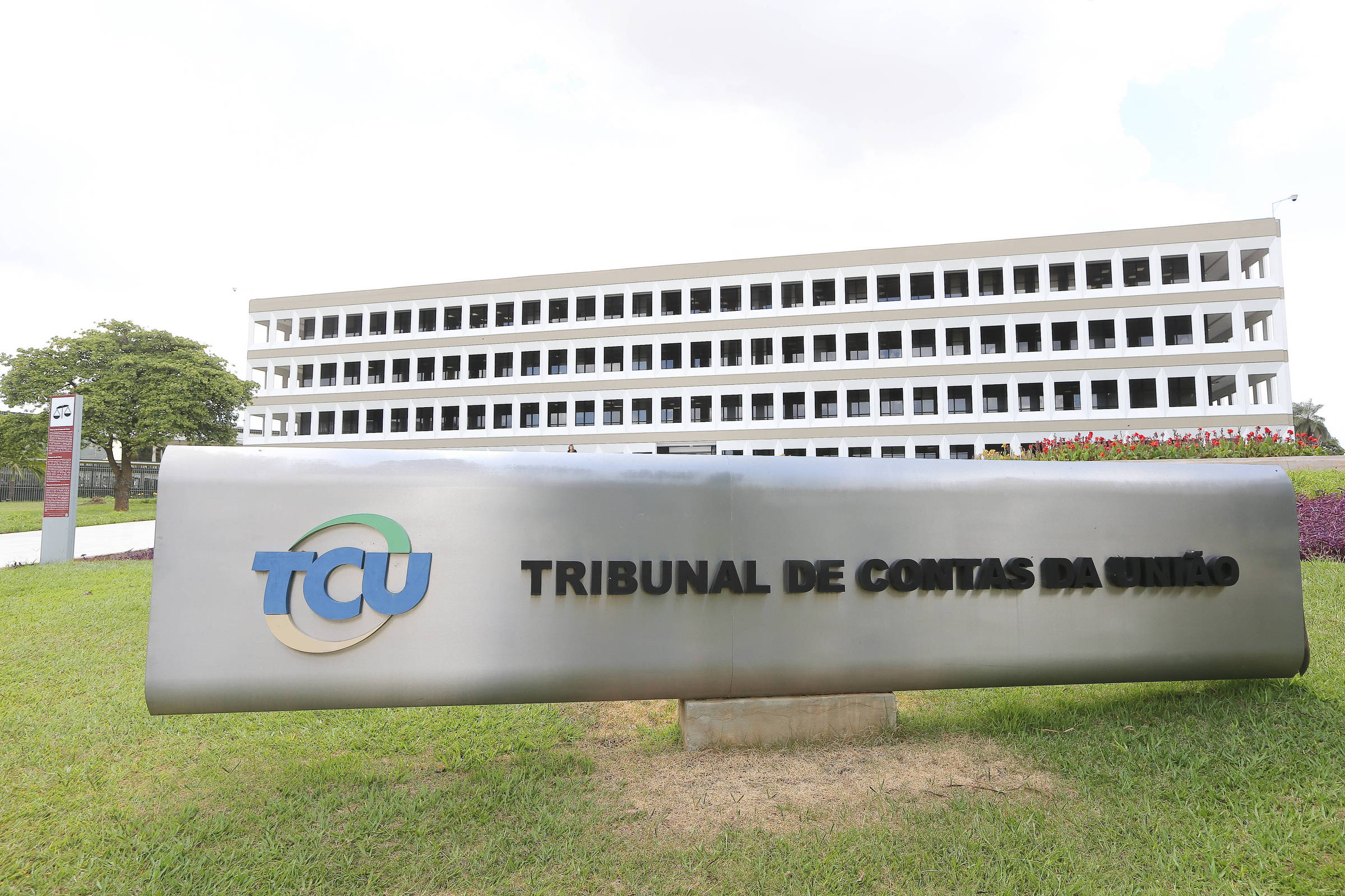 Ministério Público pede a TCU alerta sobre crime de responsabilidade em  sanção do Orçamento - 06/04/2021 - Mercado - Folha