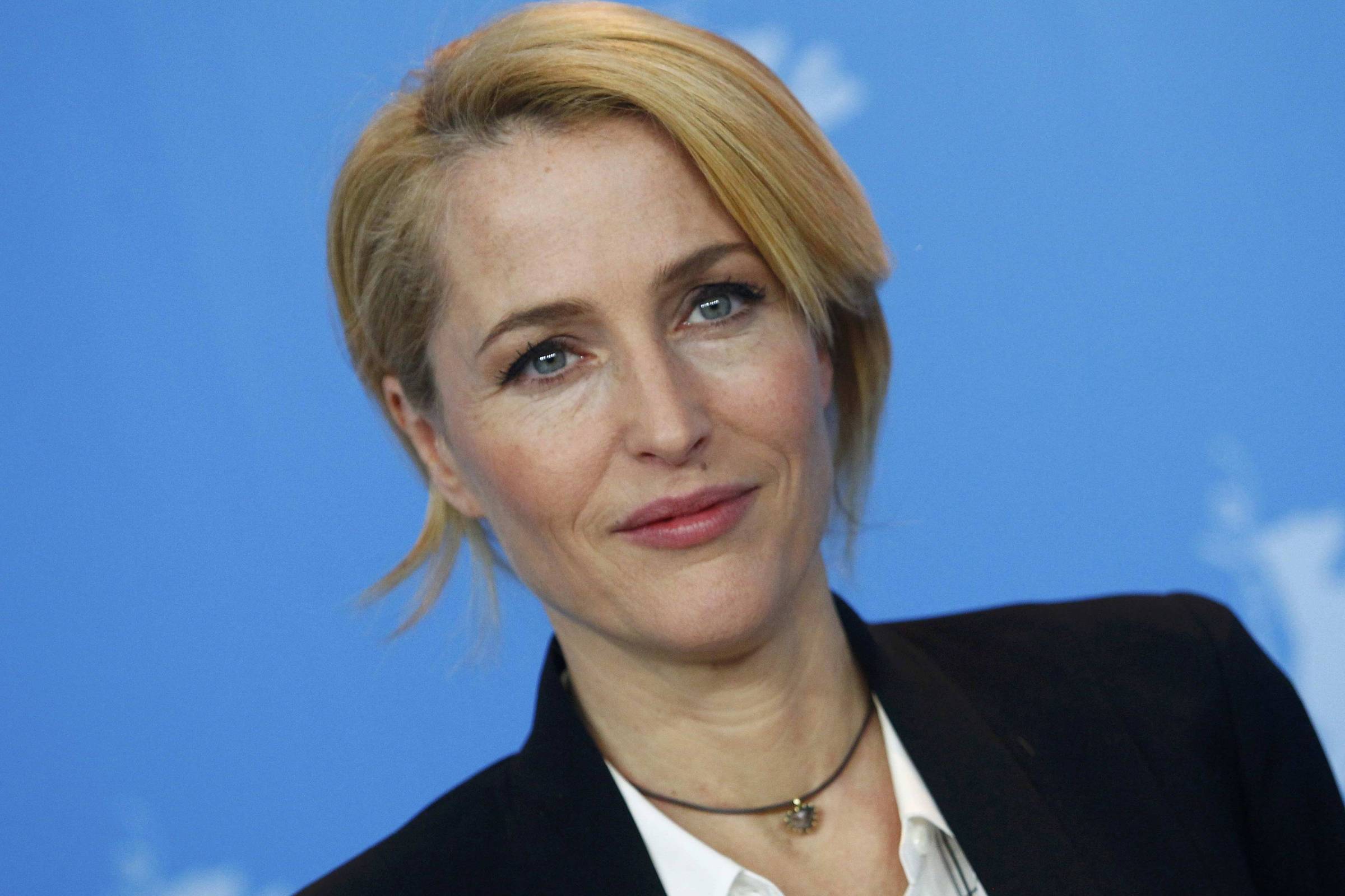 The Crown  Gillian Anderson será Margaret Thatcher na quarta temporada da  série da Netflix - Cinema com Rapadura