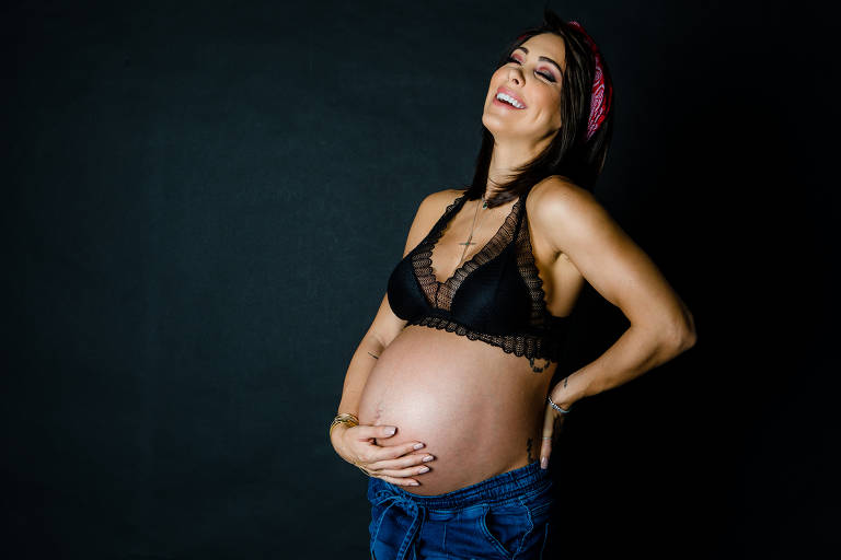 A nutricionista Bella Falconi, grávida de 9 meses