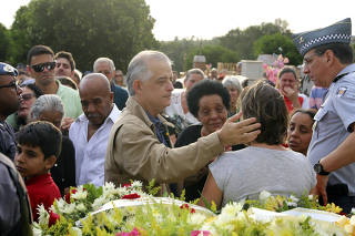 Governador participa da cerimônia de sepultamento do Cb PM Góis, em Espírito Santo do Pinhal.