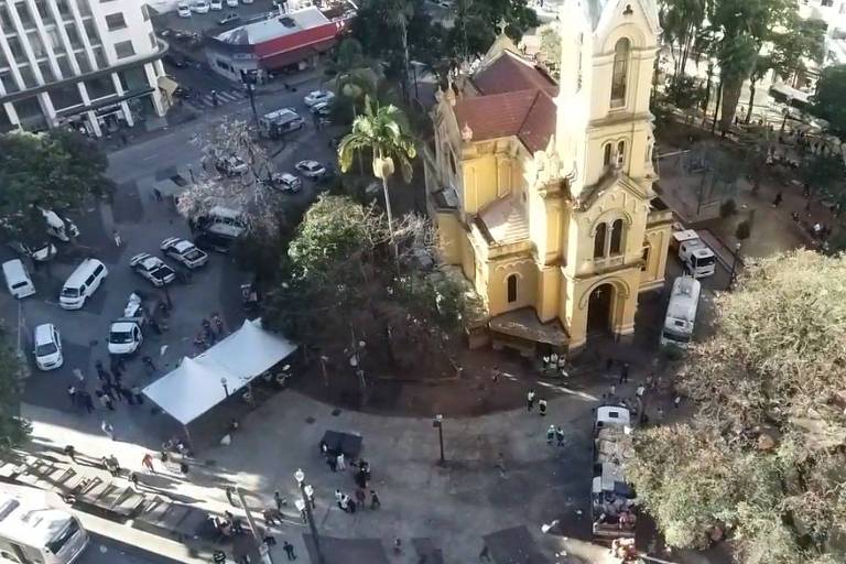 Famílias sem-teto desocuparam o largo do Paissandu após 101 dias