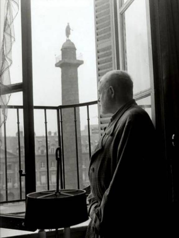  Ernest Hemingway at Ritz Paris
