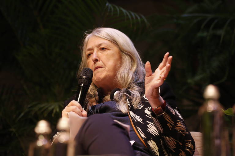 A escritora Inglesa Mary Beard, autora de  "SPQR - Uma História da Roma Antiga", durante evento em São Paulo, em 2018