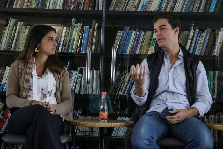 Anna Aranha, diretora do Quintessa, e Victor Castello Branco, do Courrieros, no evento Histórias que Só o Quintessa Pode Contar