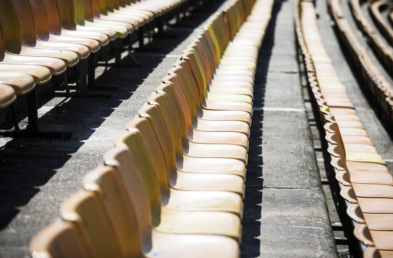 Cadeiras do estádio do Pacaembu; sob resistência, gestão tucana definirá vencedor, para assumir o complexo