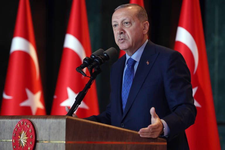 Presidente da Turquia, Recep Tayyip Erdogan, anuncia medidas econômicas contra os EUA