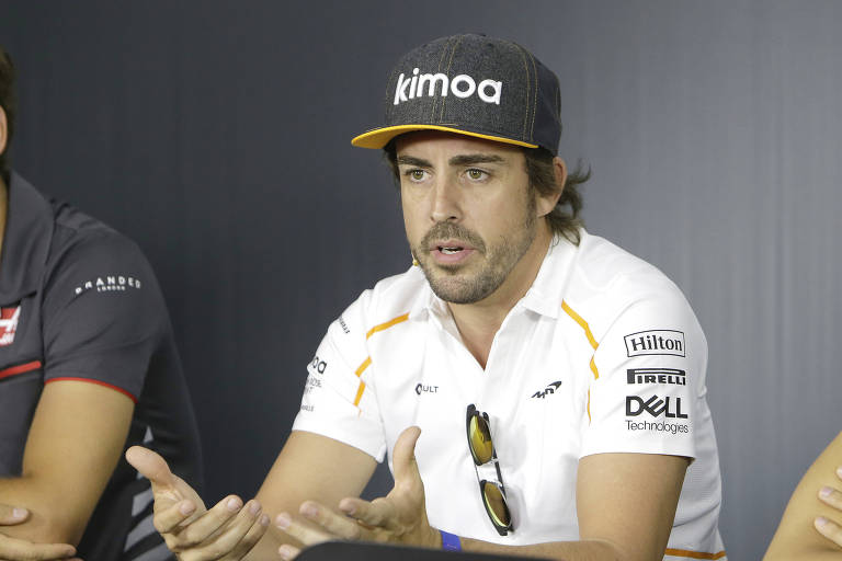 Fernando Alonso durante entrevista na França em junho