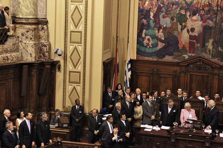 Lula participa da cerimônia de Declaração de Fidelidade Constitucional do presidente eleito do Uruguai, José Mujica