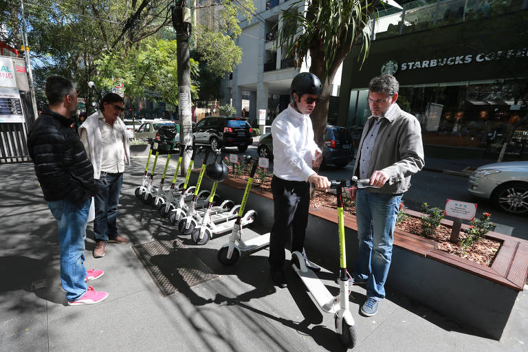 Desde o dia 11 de agosto, os patinetes elétricos da startup de mobilidade Scoo (responsável pela chegada dessa modalidade de transporte ao pais) operam em período de testes e estão à disposição dos moradores da capital para uso gratuito, na região da av. Paulista