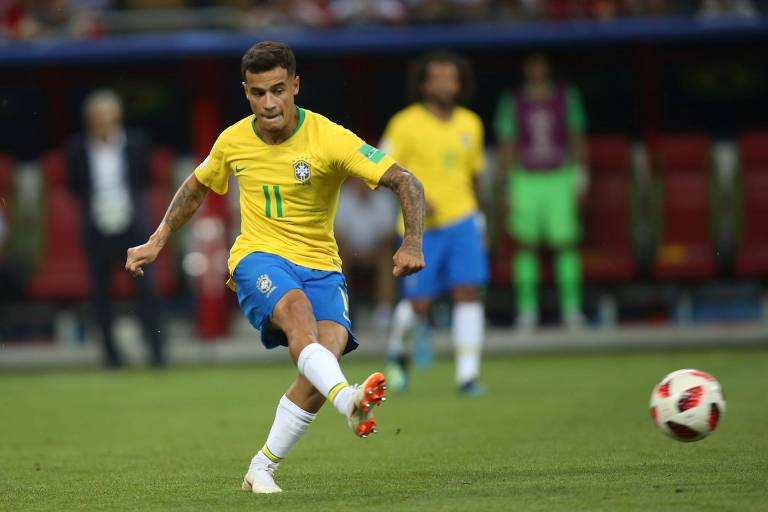 Philippe Coutinho atua pela seleção brasileira contra a Bélgica, nas quartas de final da Copa do Mundo de 2018