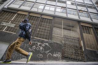 Edifício que já foi ocupado por sem-teto em São Paulo e agora está fechado