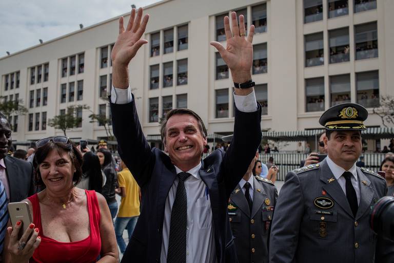 O candidato à Presidência Jair Bolsonaro (PSL) participa da formatura da Academia Militar das Agulhas Negras, em Resende, interior do estado do Rio de Janeiro