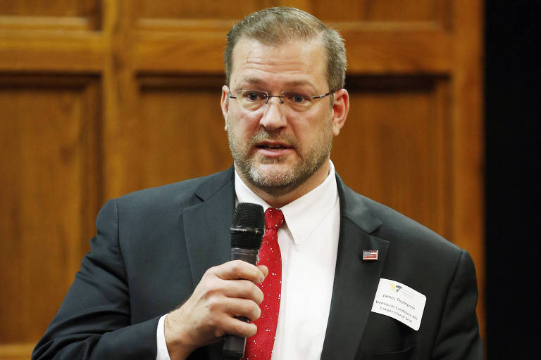 James Thompson, 47, venceu as primárias democratas e vai disputar uma vaga de deputado federal por Kansas 