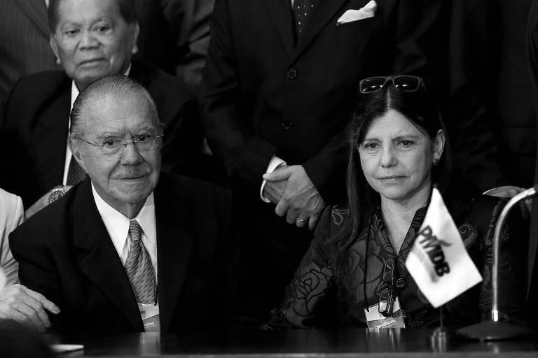 José Sarney e Roseana Sarney, ex-governadora do Maranhão, durante convenção, em 2014; a filha do ex-presidente é candidata ao governo do estado