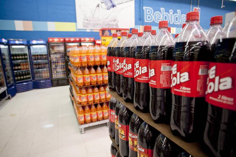 A Abir reúne 59 fabricantes de refrigerantes, entre elas as gigantes Coca-Cola, Ambev e Pepsi. Elas ameaçam cortar 15 mil empregos diretos porque preveem uma retração de cerca de R$ 6 bilhões por ano nas vendas caso Temer não volte atrás -