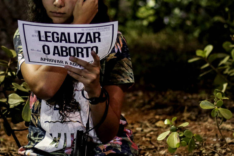 Mulher durante protesto a favor da legalização do aborto, em São Paulo, em 2018